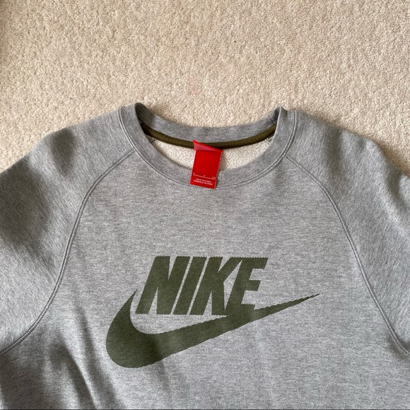 Unisex Nike Crewneck - Picture 3 of 3
